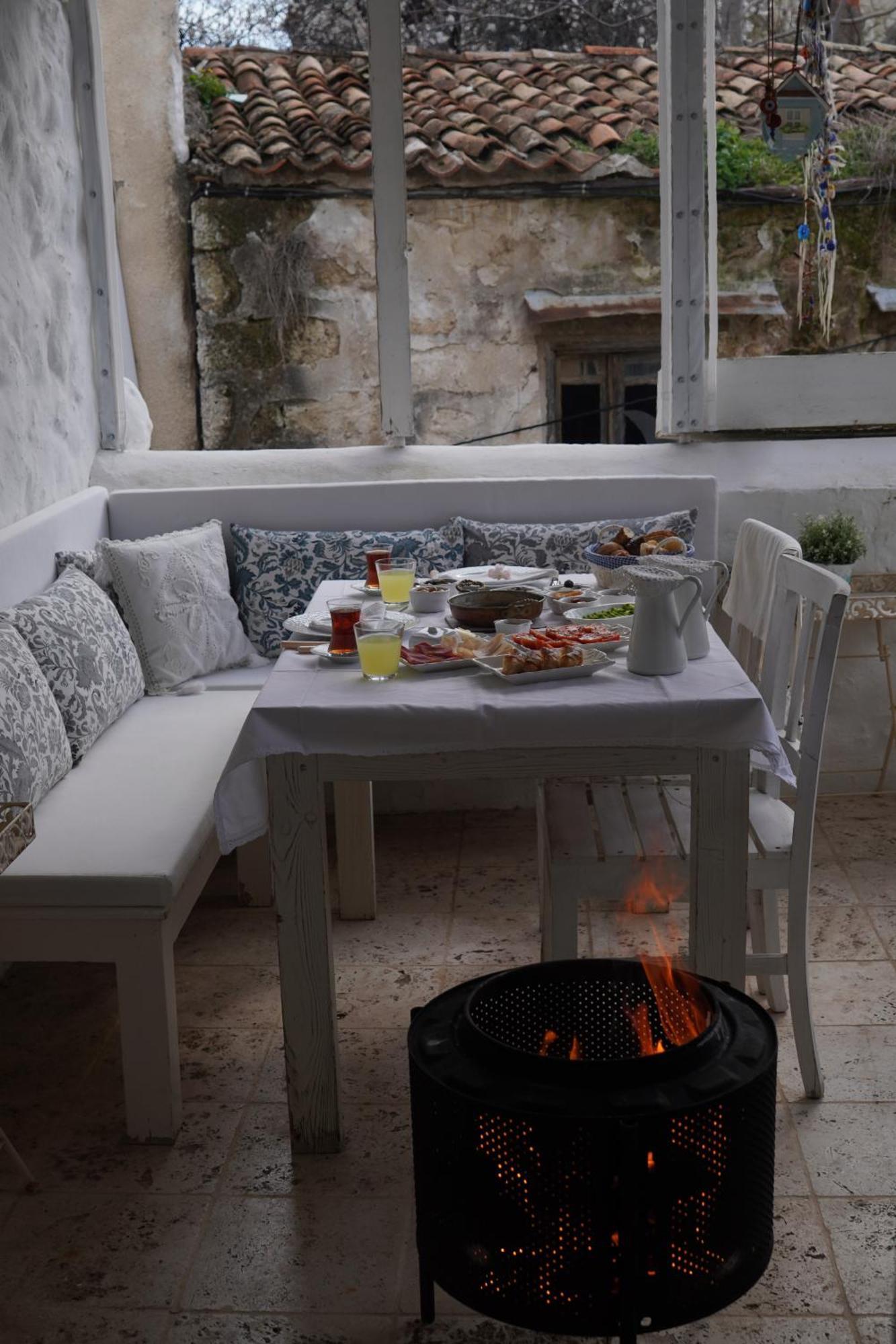 Yukari Sokak Vip Butik Otel Alaçatı Luaran gambar